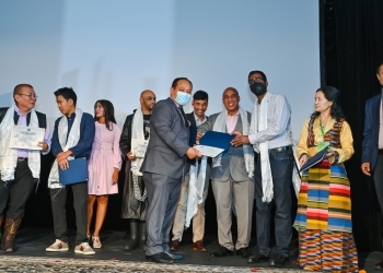 0497DE19-AD56-4A29-AEB7-7DF746238F9D