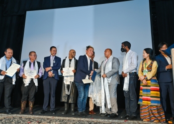 11E6ADDD-A7C4-44B4-ABFD-388D57131E9A